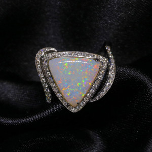 Australian Opal Ring - 1.69 Carat